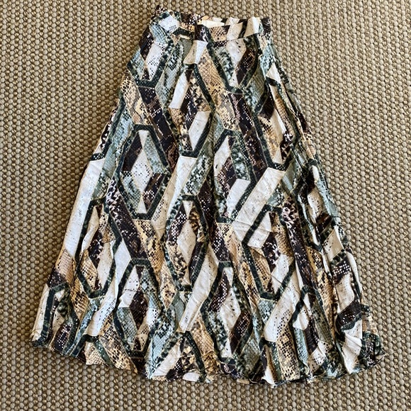 H&M Printed MIDI Skirt - Picture 2 of 5